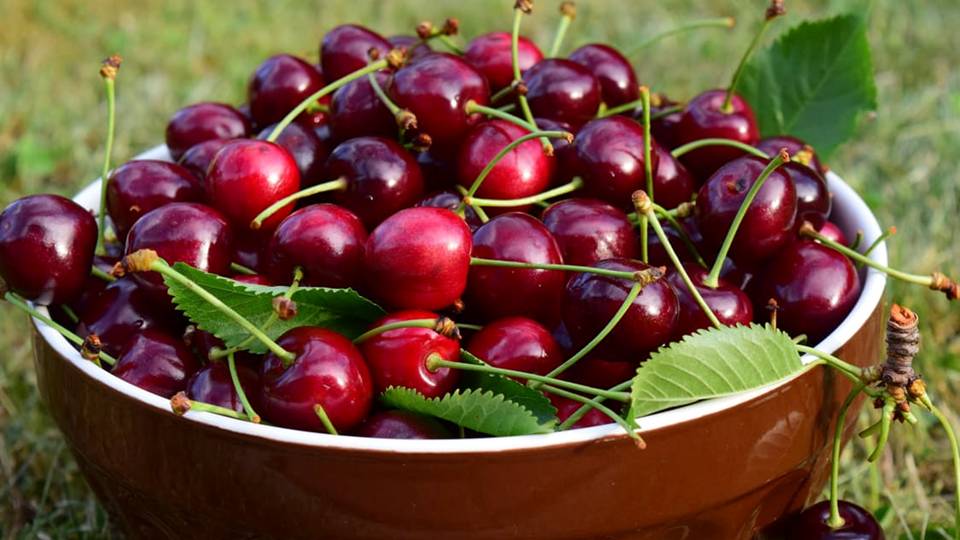 Cherries Red (per pound)