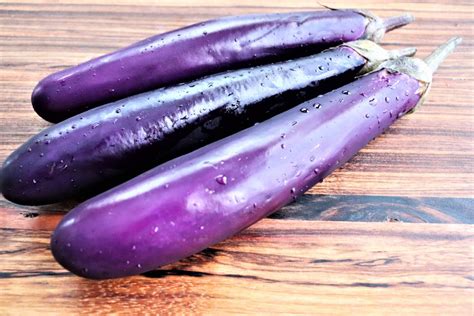 Chinese Eggplant (per pound)